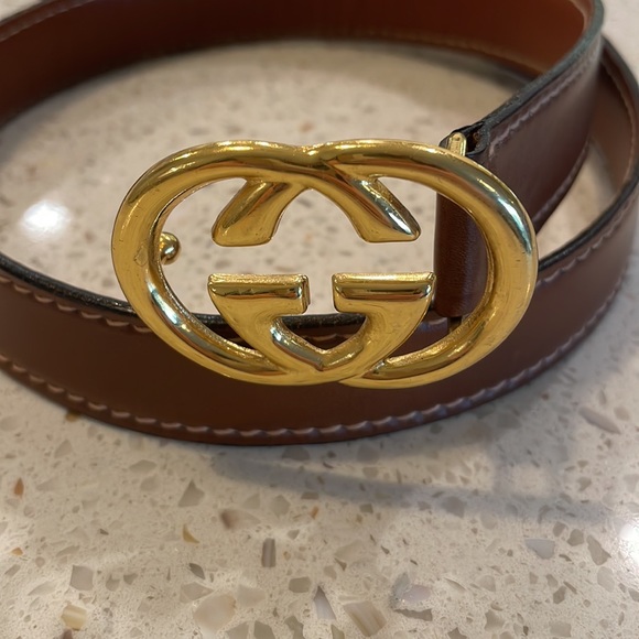 Gucci thin leather belt with ‘GG’ brass buckle size 70-28